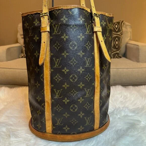 Authentic Louis Vuitton Monogram Marais GM Bucket Bag - Picture 6 of 16